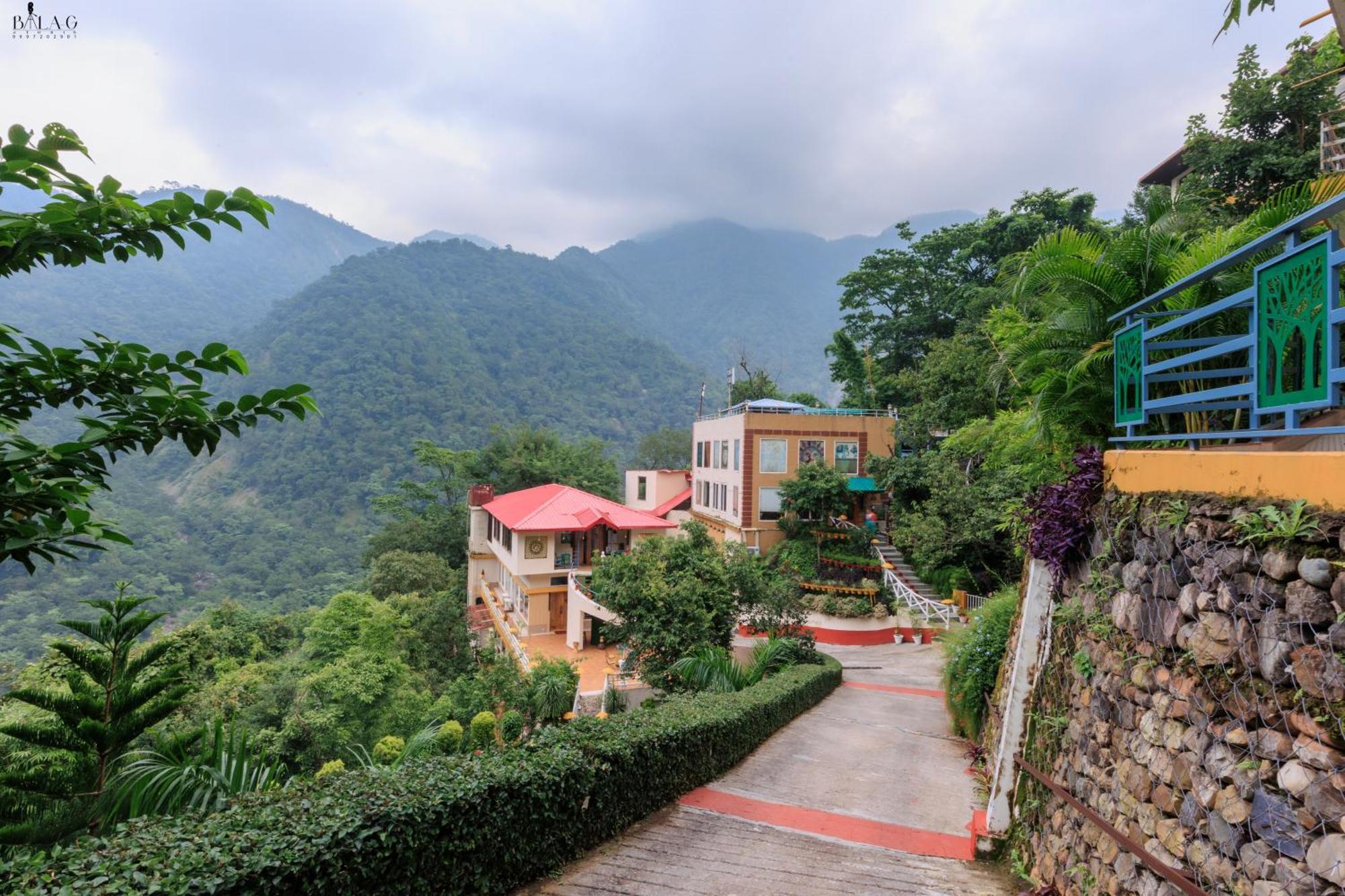 Veda5 Ayurveda & Yoga Retreat Hotel Risikés Kültér fotó