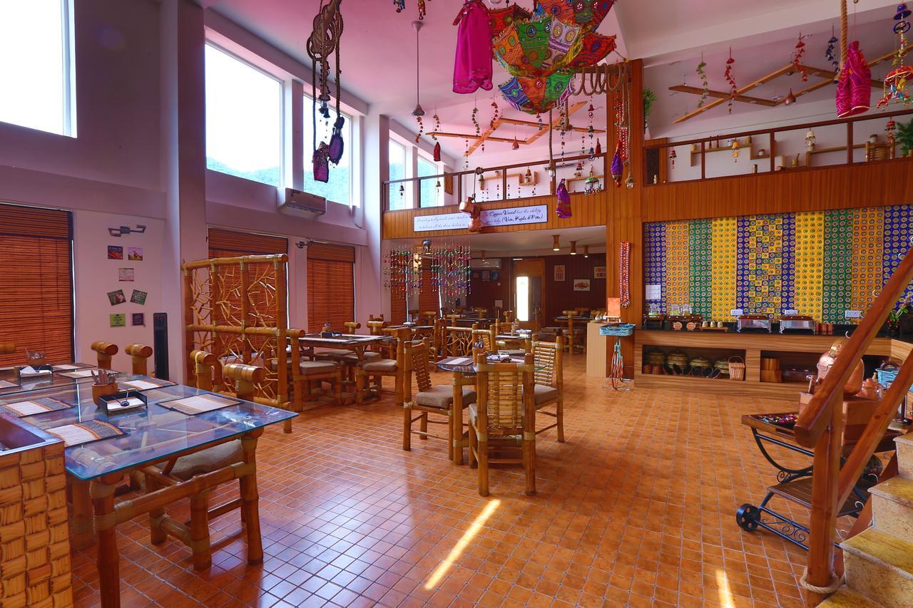 Veda5 Ayurveda & Yoga Retreat Hotel Risikés Kültér fotó
