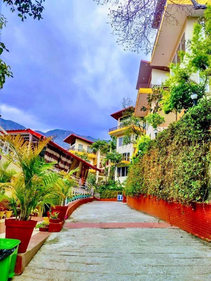 Veda5 Ayurveda & Yoga Retreat Hotel Risikés Kültér fotó