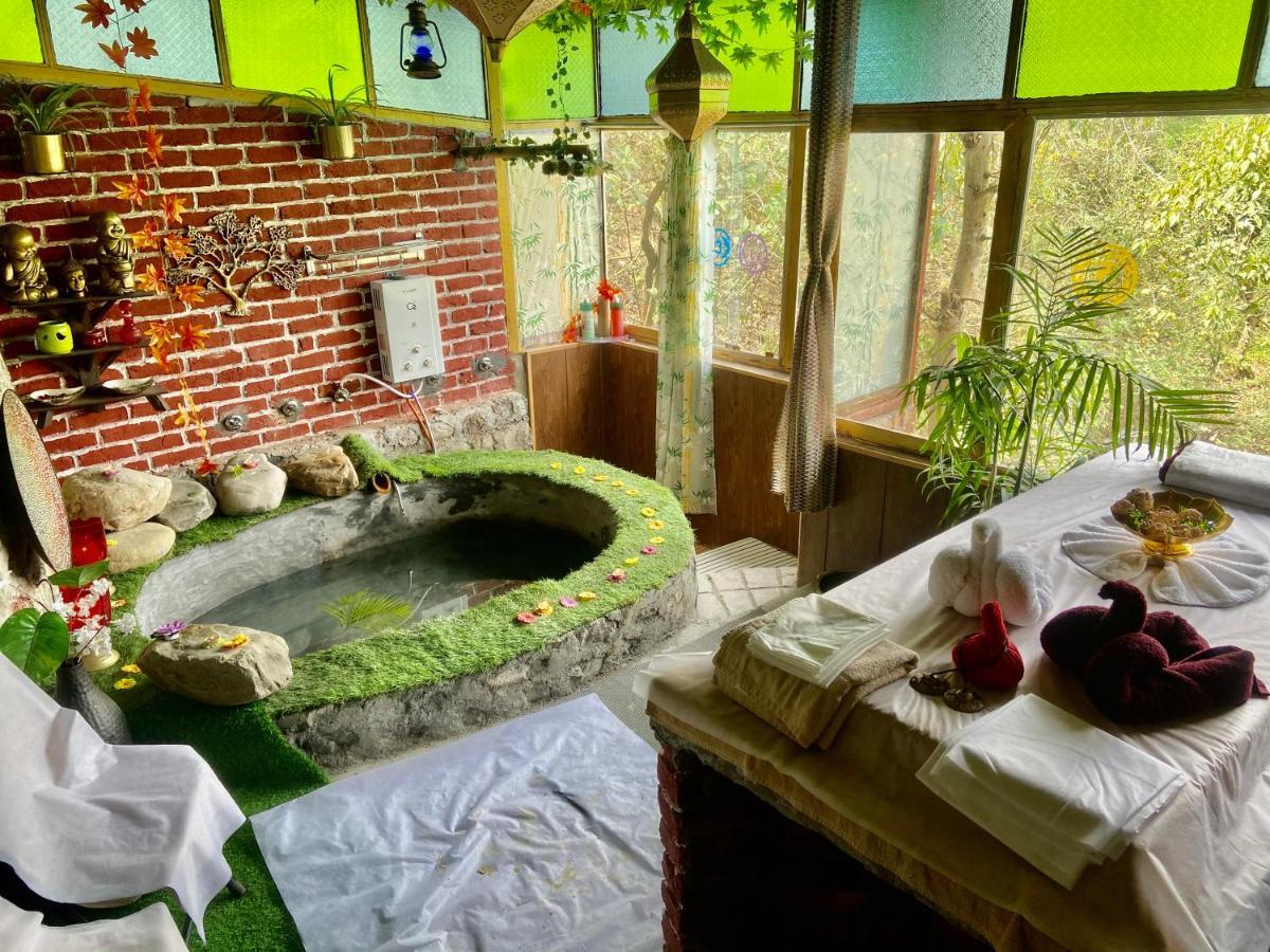 Veda5 Ayurveda & Yoga Retreat Hotel Risikés Kültér fotó